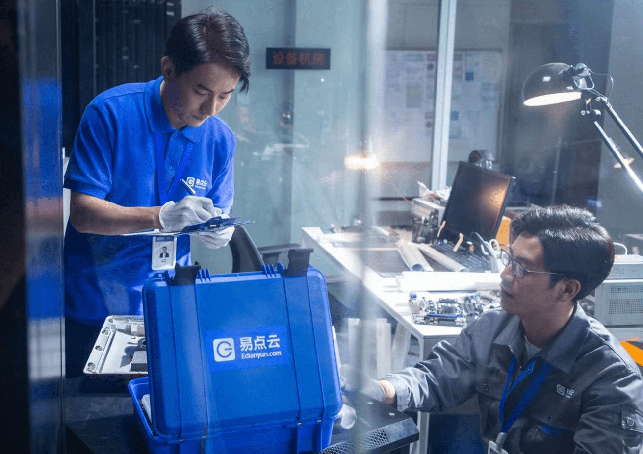云从科技： 从容大模型是公司的核心产品之一，其设计初衷是为了适应多样化的业务场景和需求