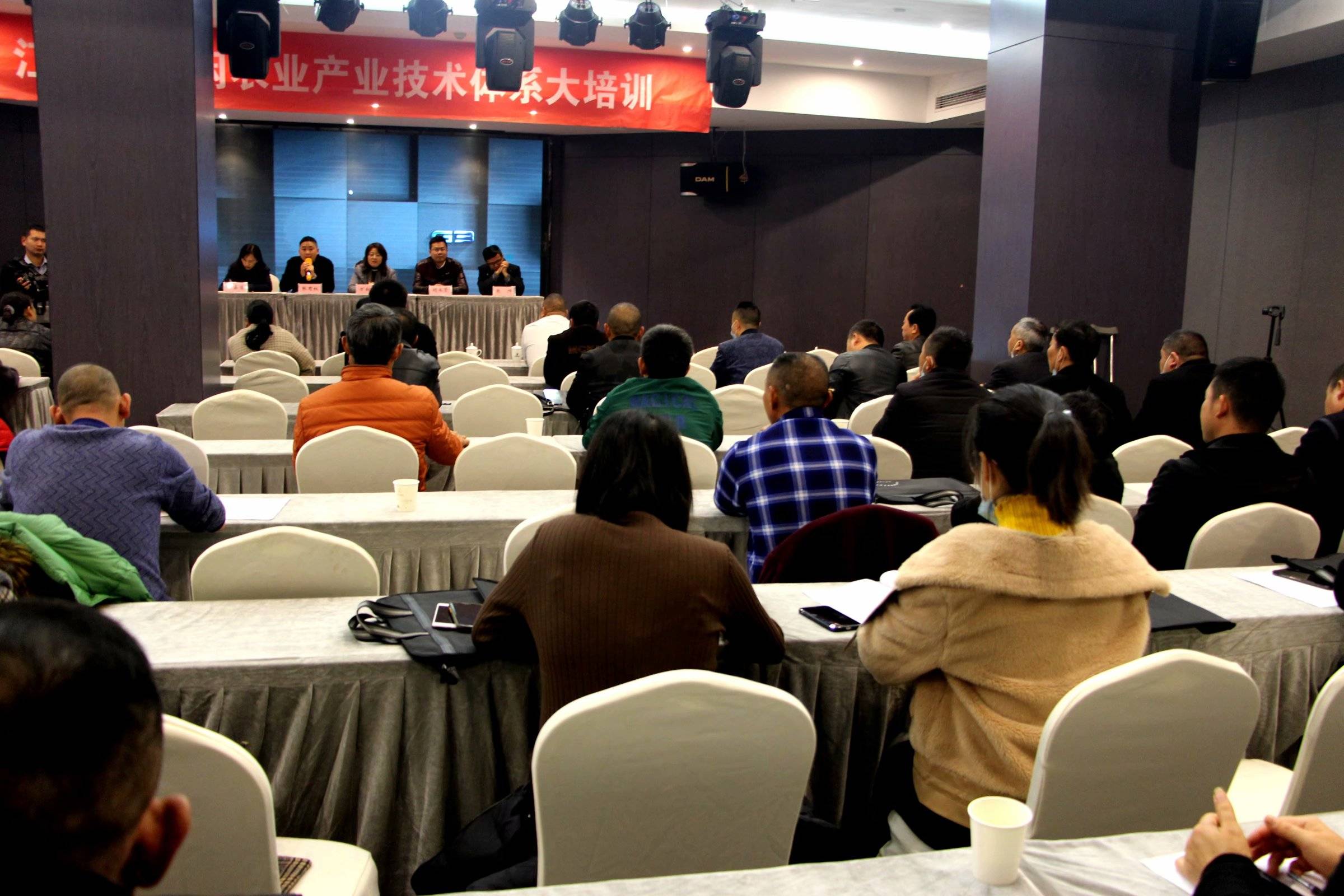 安克创新：公司加大以校招生为主体的未来创造者招募并提供完善的培训体系