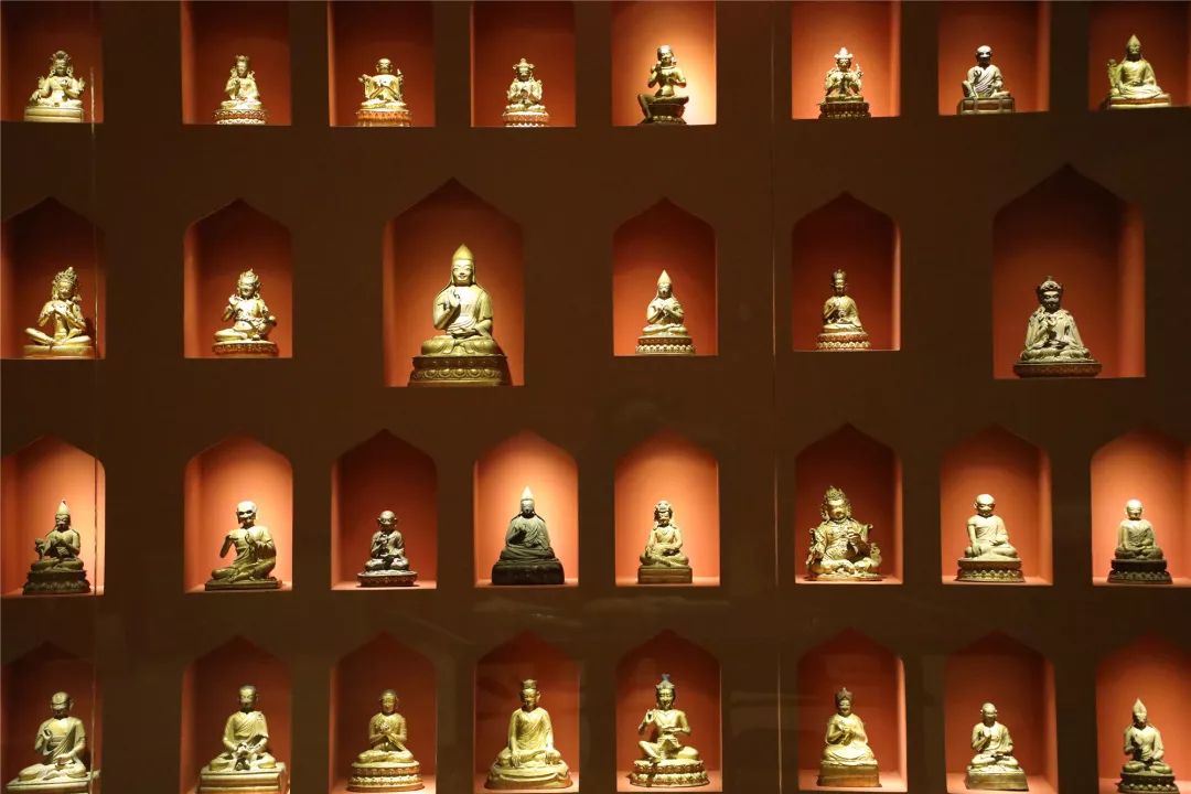 国博电子：12月10日召开分析师会议，民生证券、长安基金等多家机构参与