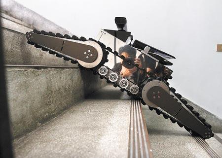 机器人行业周报：Optimus展示崎岖地形稳健行走，自主行走能力再升级