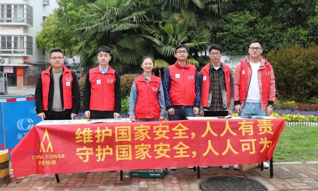 锡南科技：公司重视员工的安全和健康管理，严格执行国家安全生产法规，定期开展安全检查和隐患排查，确保工作场所安全