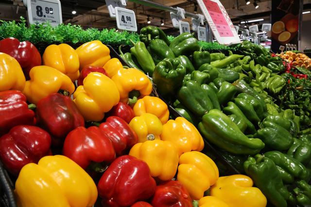 节前全国生活必需品市场供应充足、价格总体平稳，200家大型农产品批发市场粮油肉蛋菜等库存比2024年底不同幅度增加