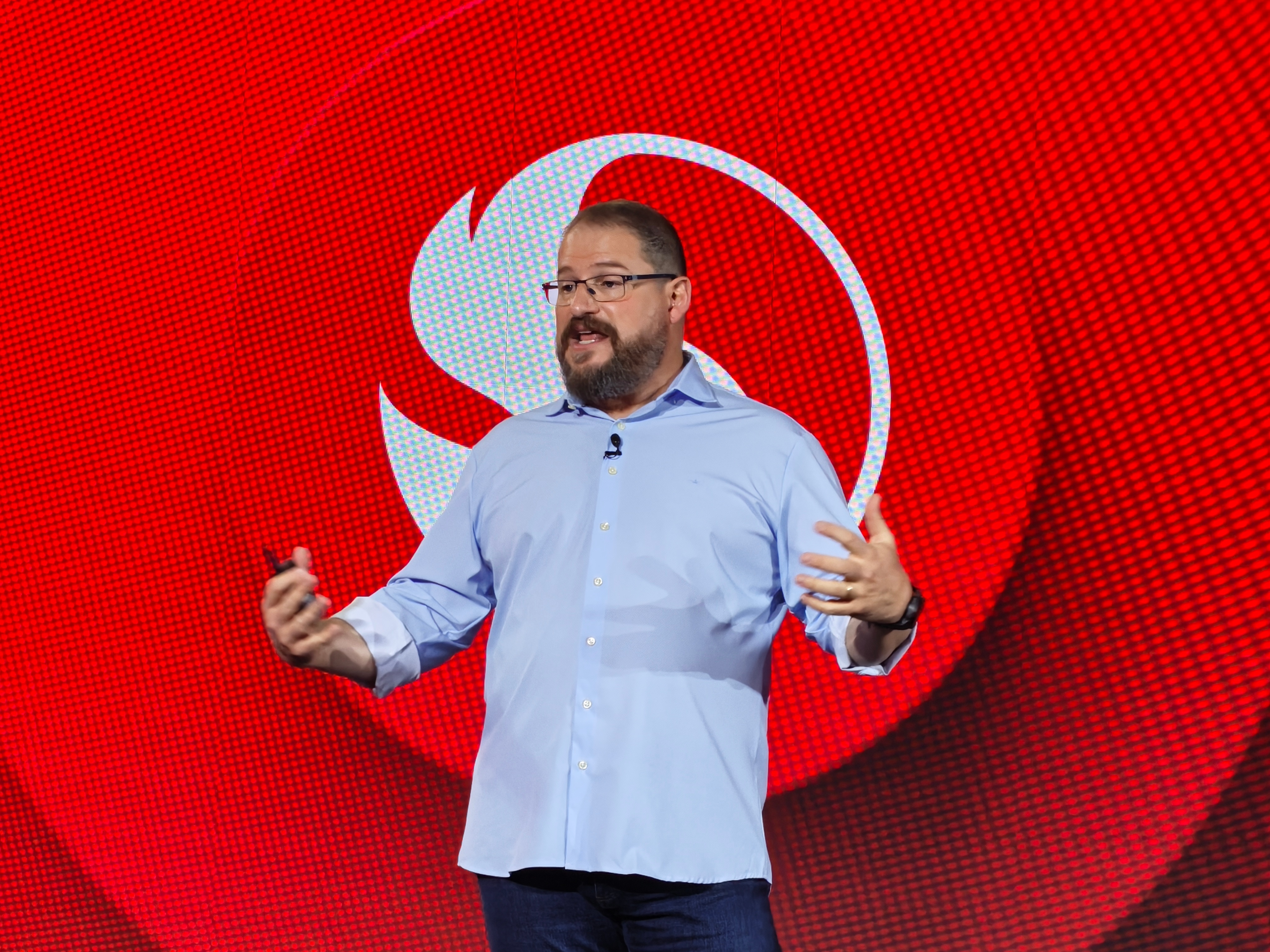 电子行业周报：阿里资本开支持续高增，马斯克公布新一代AI模型Grok3