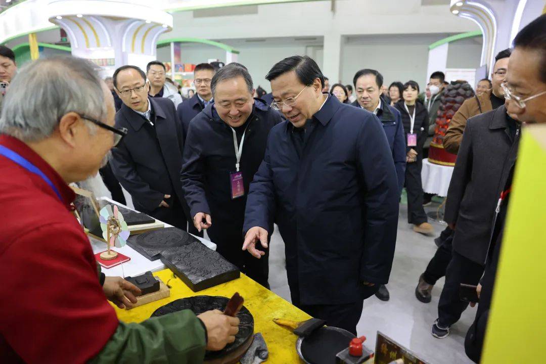 知识赋能，文化铸魂——国信期货走进重庆工商大学开展期货知识培训