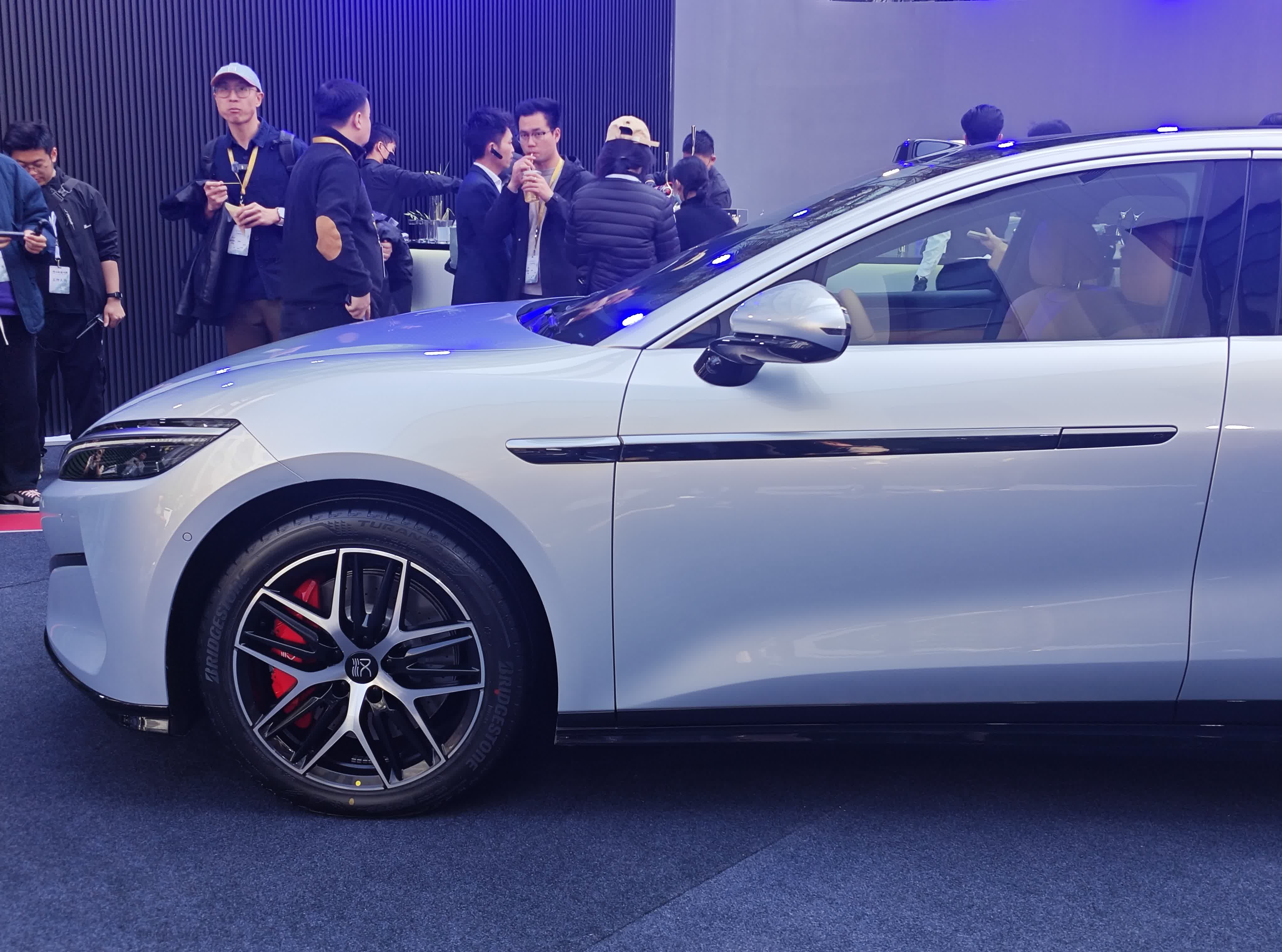 宏微科技：目前相关产品尚未应用于比亚迪新款汉L和唐L车型