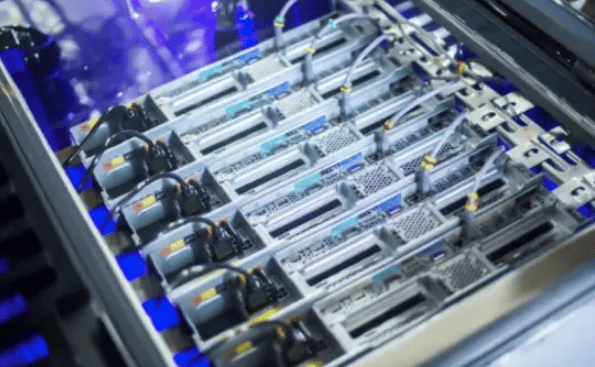 鼎通科技：公司生产的通讯连接器产品主要应用于数据中心、服务器、基站等大型设备中