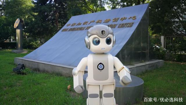 优必选机器人单腿跳跃运动控制专利获授权