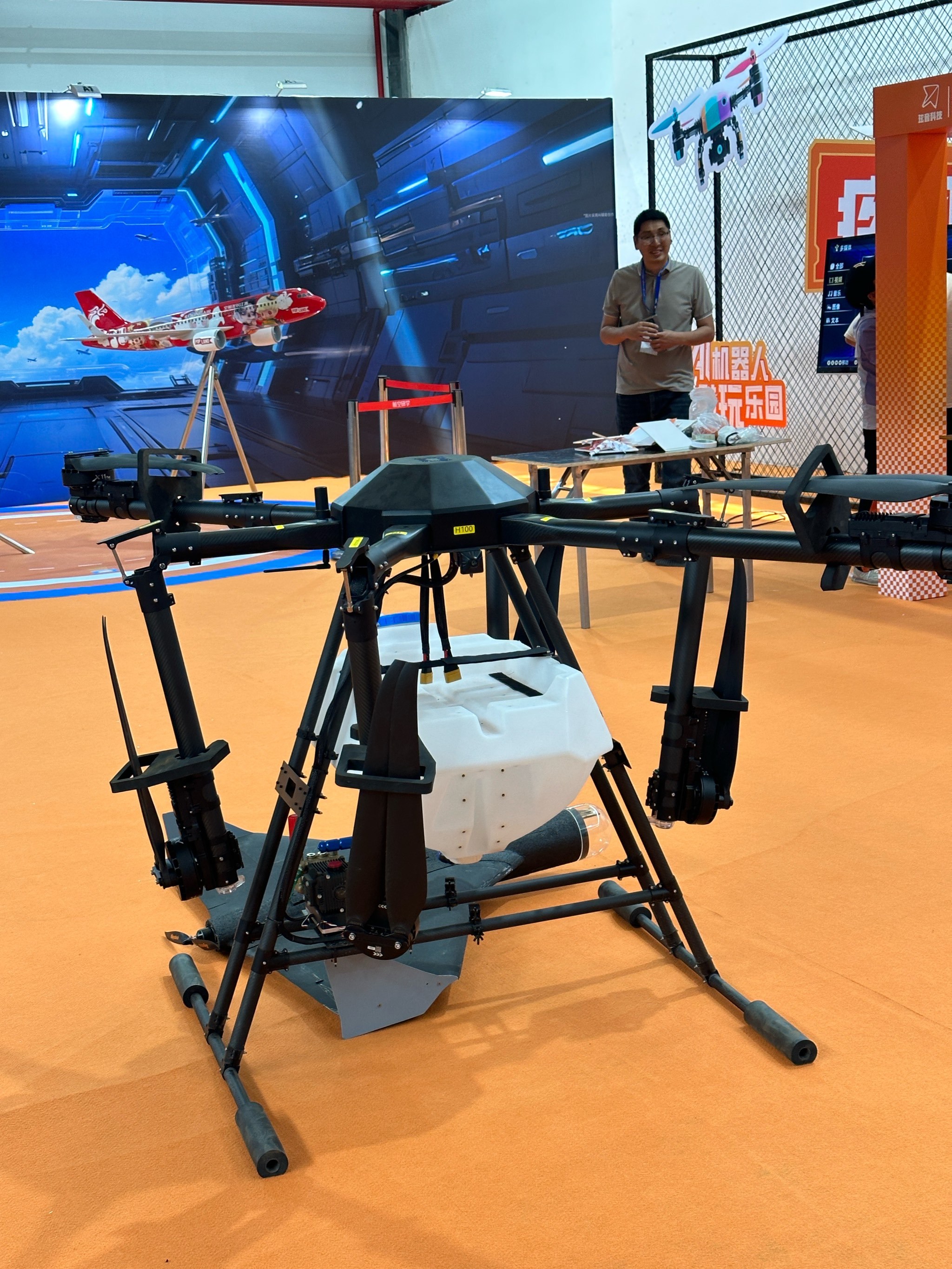 云天励飞：公司产品应用于机器人、无人车、无人机、智慧交通等场景