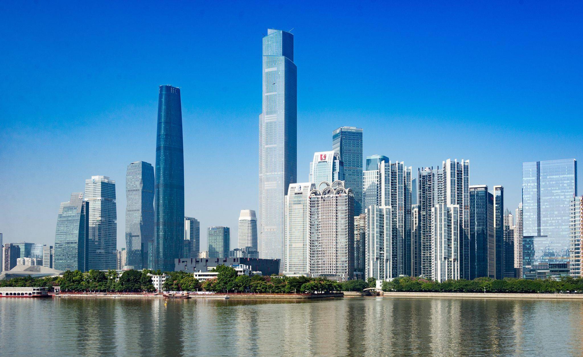 房企观察|重仓商业,香港置地拟升级香港中环物业,内地业务扩张提速