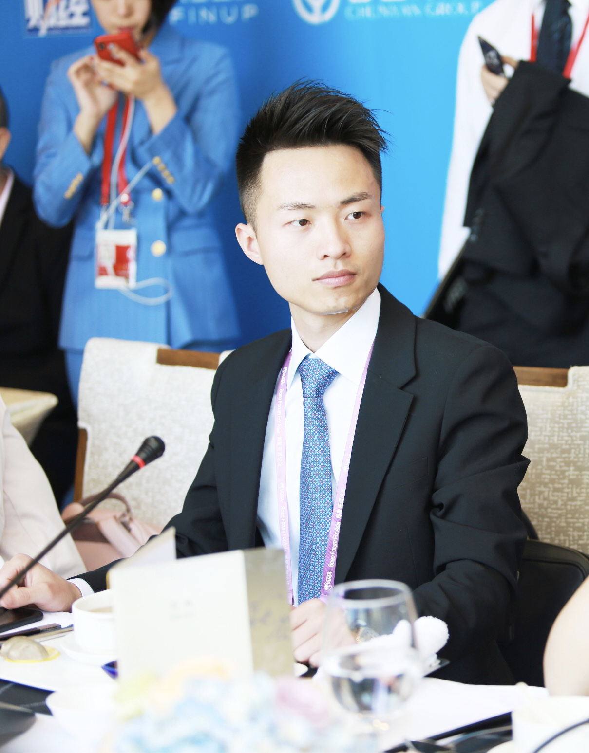 央行：继续实施好适度宽松的货币政策；江苏银行副行长杨大威任职资格获批 | 金融早参