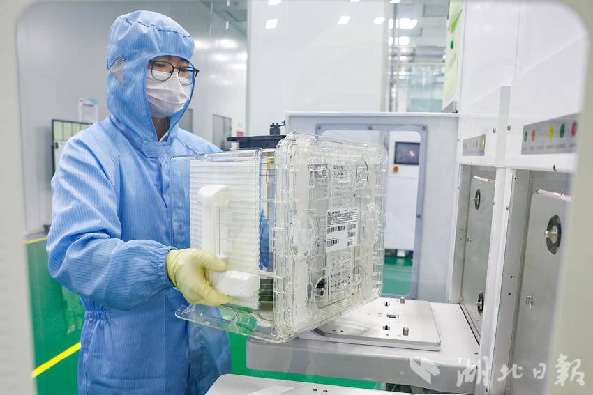 拓荆科技最新公告：拟与关联方丰泉创投共同投资芯丰精密