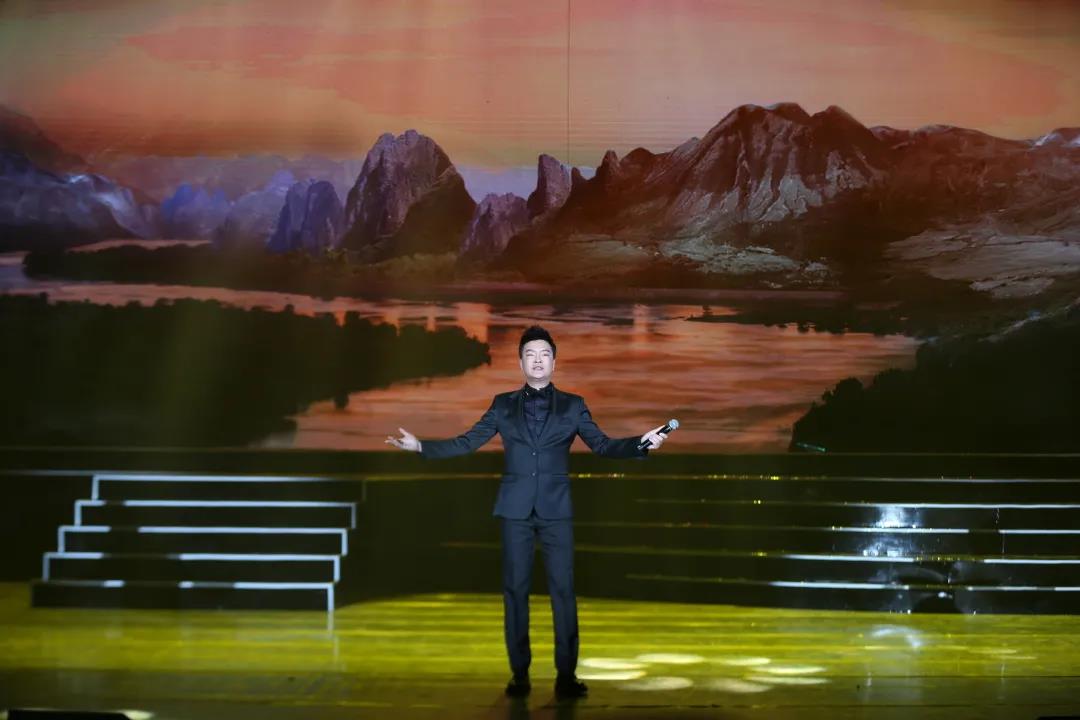 智慧重塑豪华 问界携手第二届中国音乐文学盛典共谱艺术华章