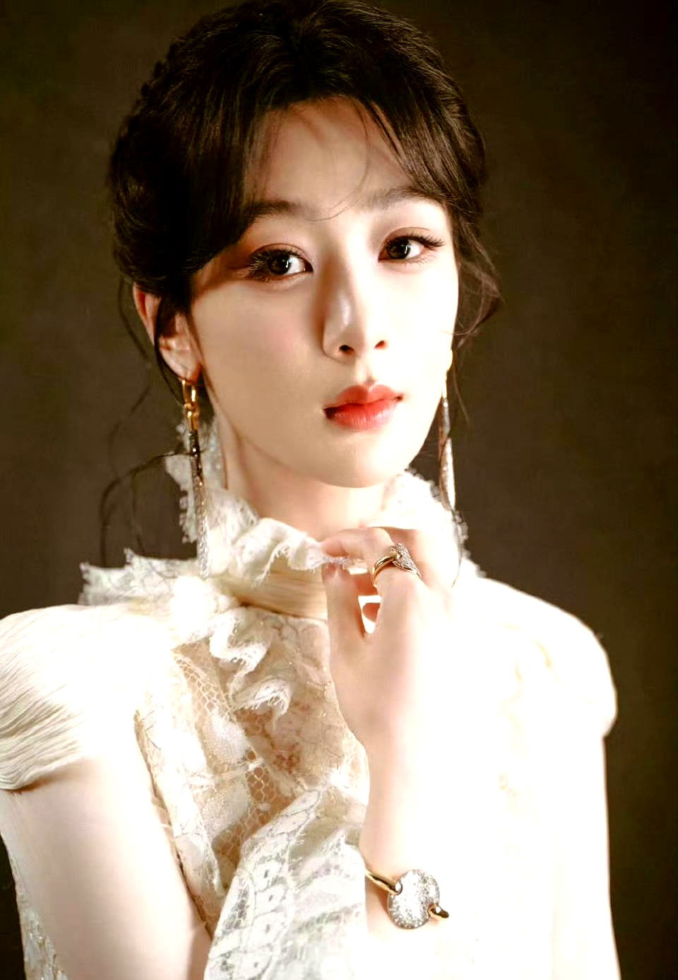 杨紫申请强执诽谤黑粉，被判赔3万元