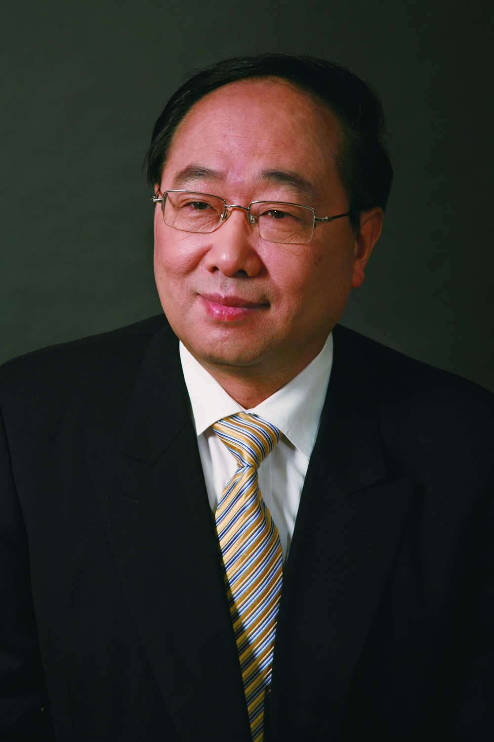 王春英任中国进出口银行党委副书记