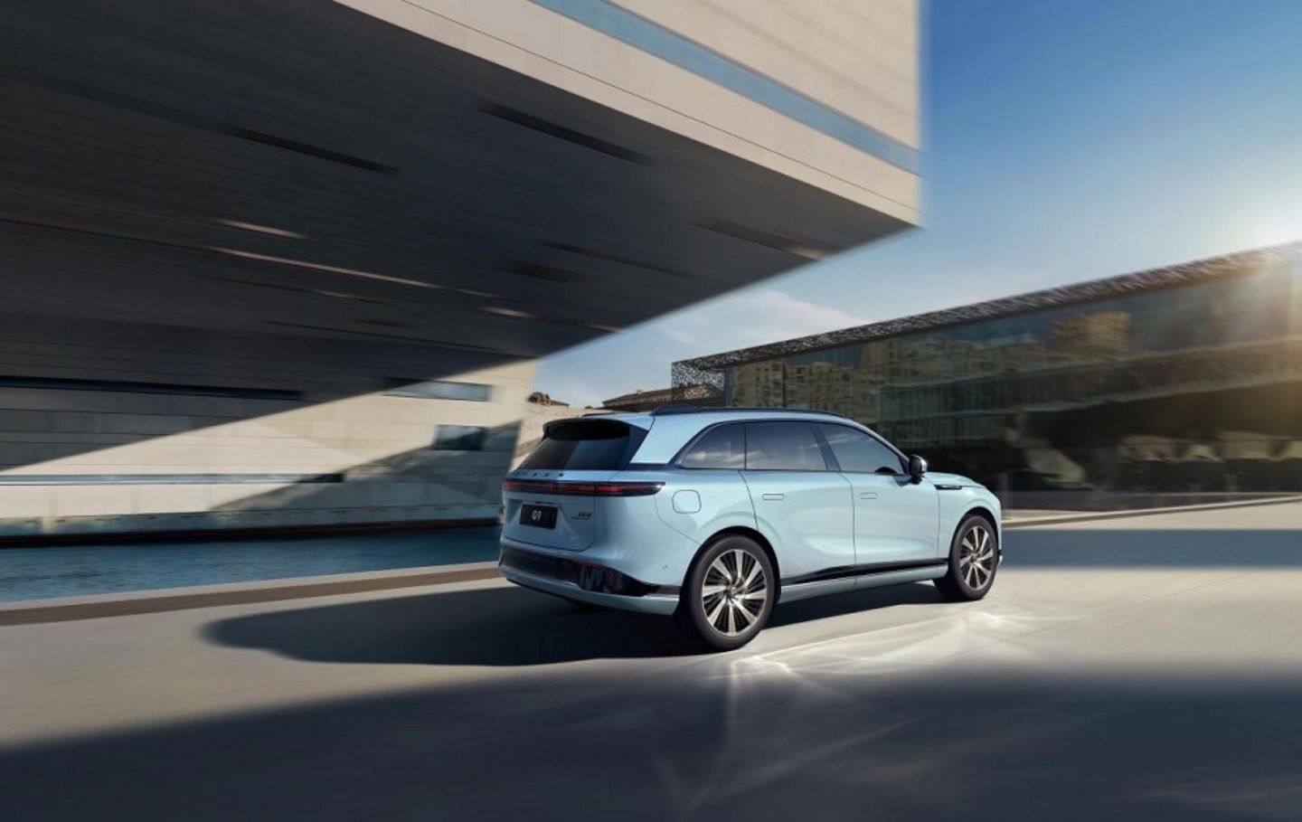 小鹏汽车公布机械手专利