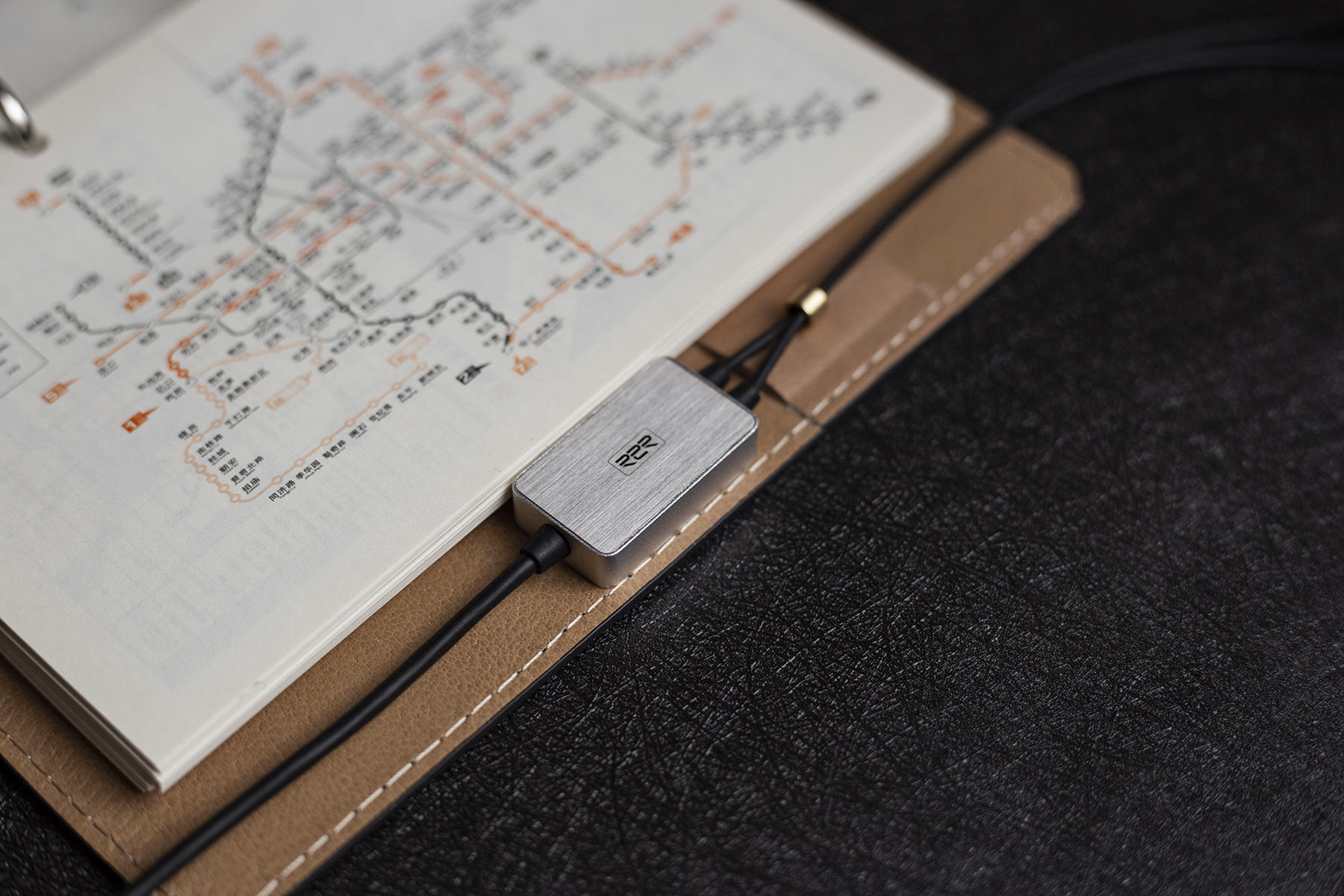 海菲曼：耳机产品主观听感评价排名下滑 子公司财务人员与关联方或存交织