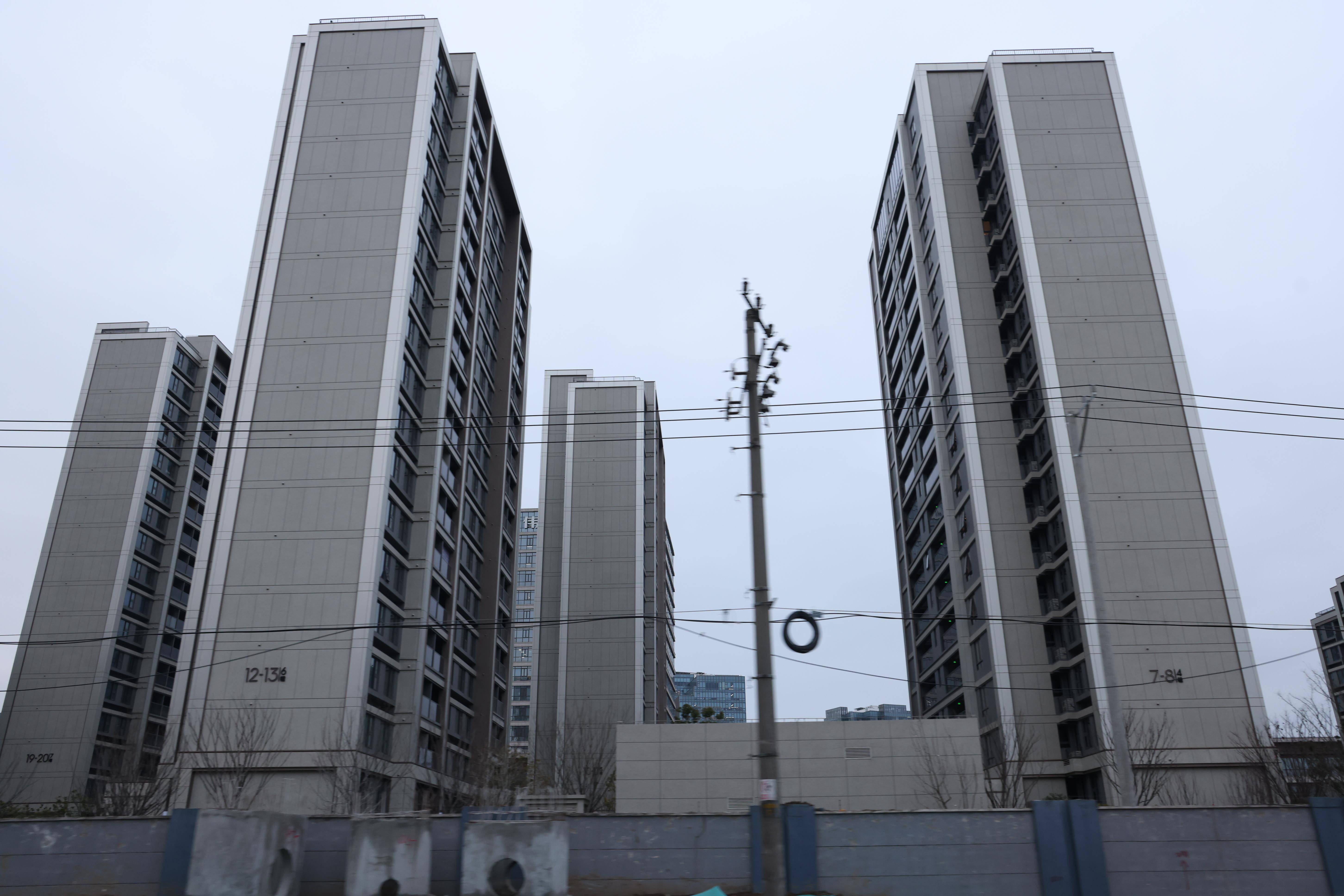 建筑材料行业定期报告:上海限购再放松,期待更大力度政策跟进