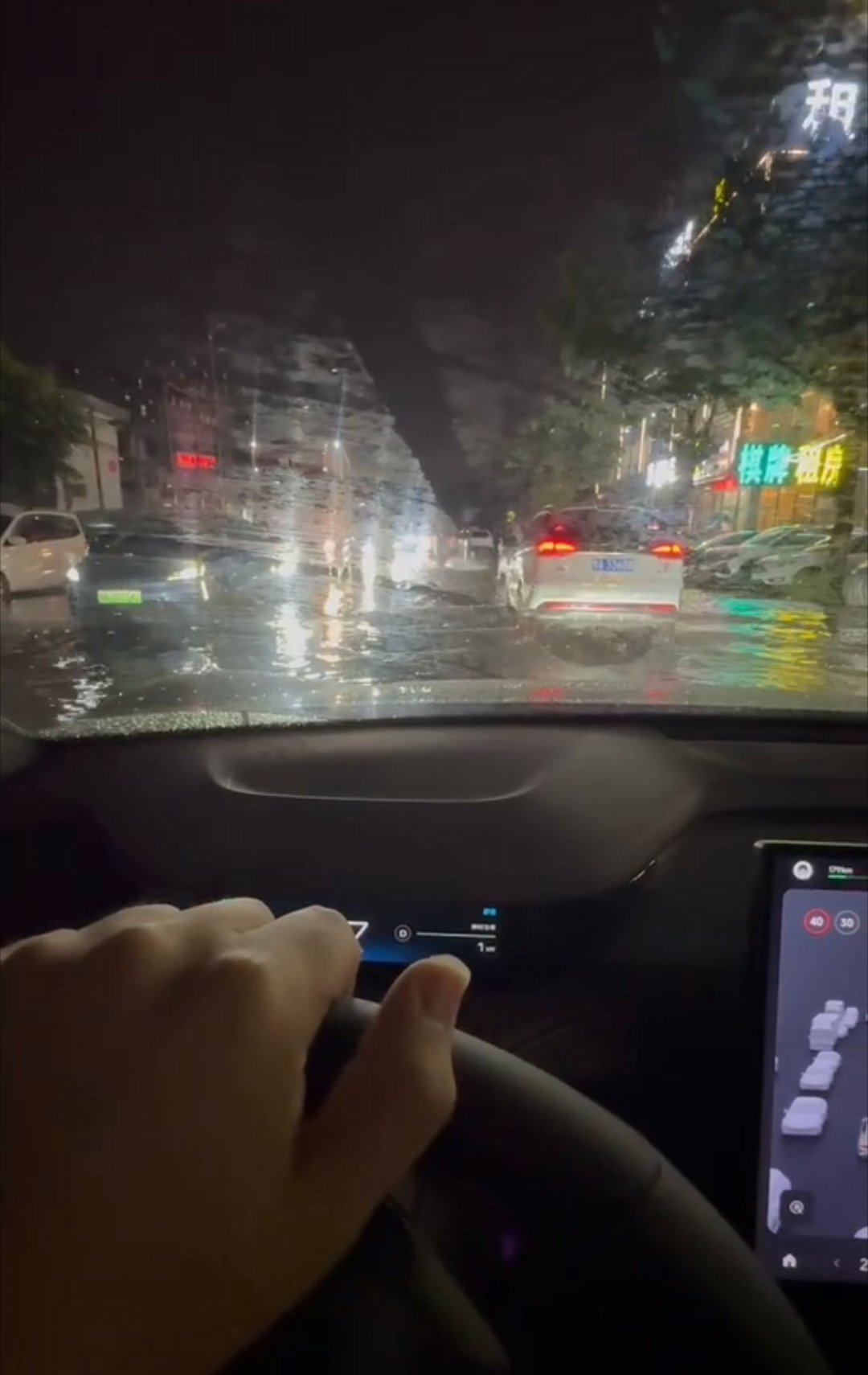 中央气象台:四川重庆湖北等地局地有暴雨